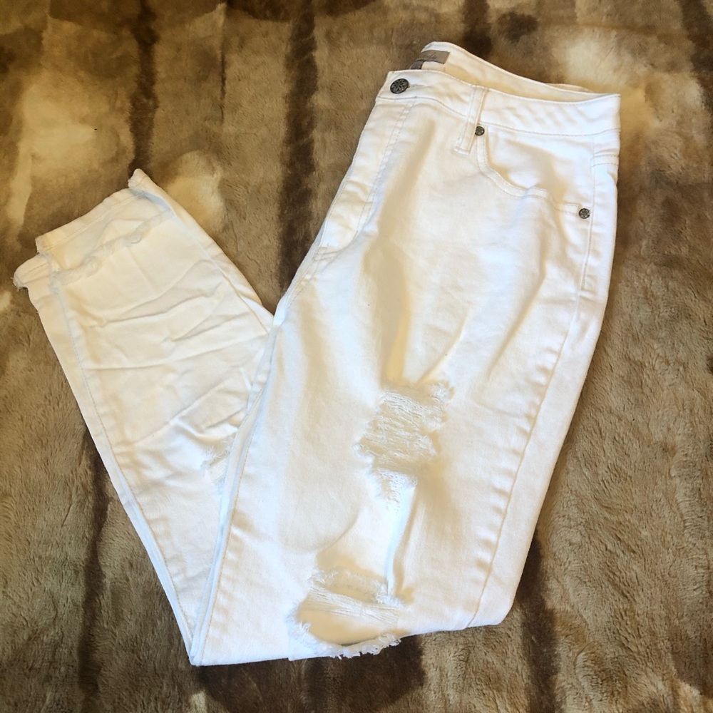 Wonderly Womens White Distressed Jeans Size 31 EUC